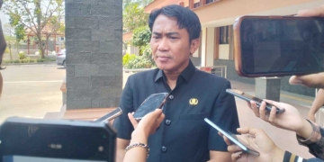 Ketua Koni Kabupaten Cirebon H. Agus Kurniawan Budiman, Memberikan Keterangan Pers Terkait Persiapan Kontingen Kabupaten Cirebon Menghadapi Porprov Jawa Barat 2026, Selasa, 15 September 2026.