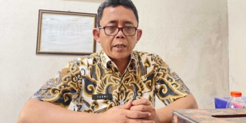 Wajib Pajak Makanan Minuman di Kabupaten Cirebon Bertambah 60 7 Sekretaris Bapenda Kabupaten Cirebon, Fahmi Sudjati, Bicara Pajak Makanan Dan Minuman Saat Dijumpai Di Ruang Kerjanya, Selasa, 15 September 2026.