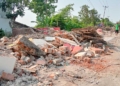 317 Bangli dan PKL Kenanga-Plumbon Ditertibkan, Sungai Pembuang Karangjati Dinormalisasi Pekan Depan 10 Pemilik Bangli Mengumpulkan Material Yang Masih Bisa Dimanfaatkan Pascapenertiban Bangli-Pkl Di Sepanjang Jalan Pangeran Antasari, Kenanga-Plumbon, Kabupaten Cirebon, Rabu, 17 September 2026.