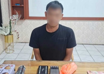 Pengedar Narkoba di Cirebon Sembunyikan 5,24 Gram Sabu dalam Kaleng Biskuit 10 Tersangka Pengedar Narkoba Jenis Sabu Warga Kecamatan Arjawinangun, Wbk Beserta Barang Bukti Yang Diamankan Jajaran Tim Resmob Narkoba Polresta Cirebon, Kamis, 3 September 2026.