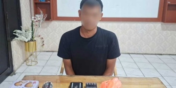 Pengedar Narkoba di Cirebon Sembunyikan 5,24 Gram Sabu dalam Kaleng Biskuit 7 Tersangka Pengedar Narkoba Jenis Sabu Warga Kecamatan Arjawinangun, Wbk Beserta Barang Bukti Yang Diamankan Jajaran Tim Resmob Narkoba Polresta Cirebon, Kamis, 3 September 2026.