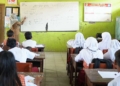 Disdik Kabupaten Cirebon Klaim 99 Persen Pelajar Lanjut ke Jenjang Pendidikan Lebih Tinggi 2 Aktivitas Belajar Mengajar Di Salah Satu Sdn Di Kabupaten Cirebon.