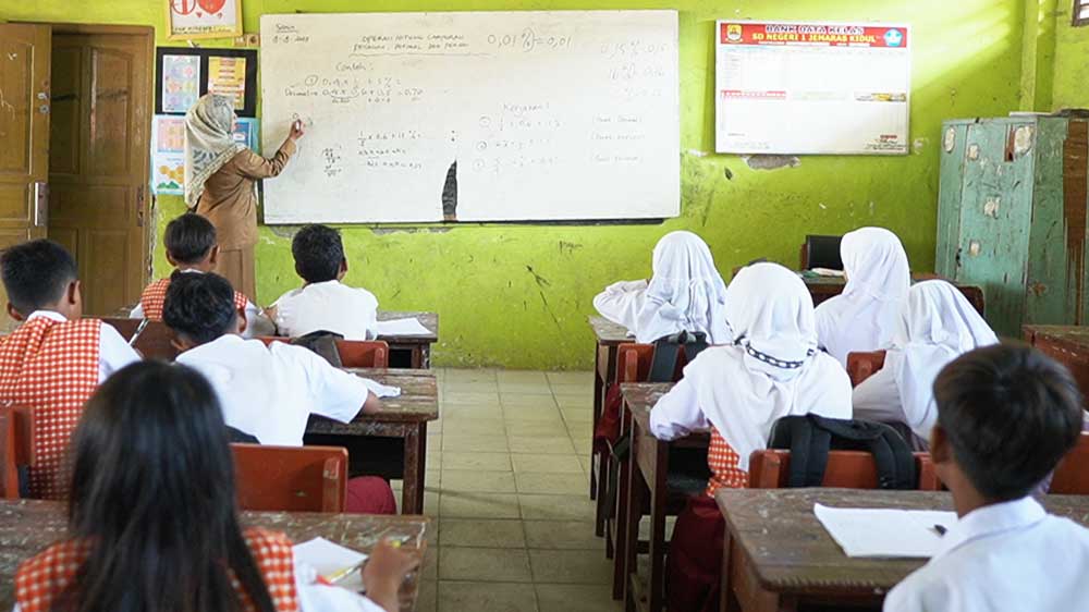 Disdik Kabupaten Cirebon Klaim 99 Persen Pelajar Lanjut ke Jenjang Pendidikan Lebih Tinggi 1 Aktivitas Belajar Mengajar Di Salah Satu Sdn Di Kabupaten Cirebon.