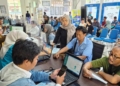 Kejar Bansos, Warga Kota Cirebon Ramai-ramai Ubah Status Pekerjaan di KTP untuk Ubah Desil 2 Warga Berbondong-Bondong Mendatangi Disdukcapil Kota Cirebon Untuk Mengubah Status Pekerjaan.