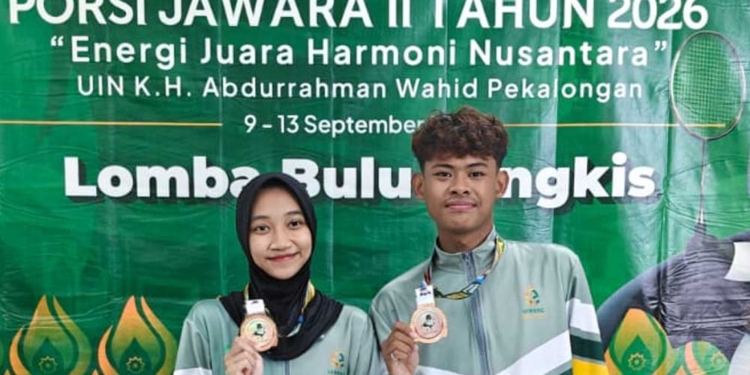 Bulutangkis Ganda Campuran UIN Siber Cirebon Raih Juara III PORSI Jawara II 6 Pasangan Bulutangkis Ganda Campuran Uin Siber Cirebon, Muhammad Fathir Rohmawi Dan Jihan Nabila Putri, Meraih Juara Iii Pada Porsi Jawara Ii Ptkin Se-Jawa Dan Madura.