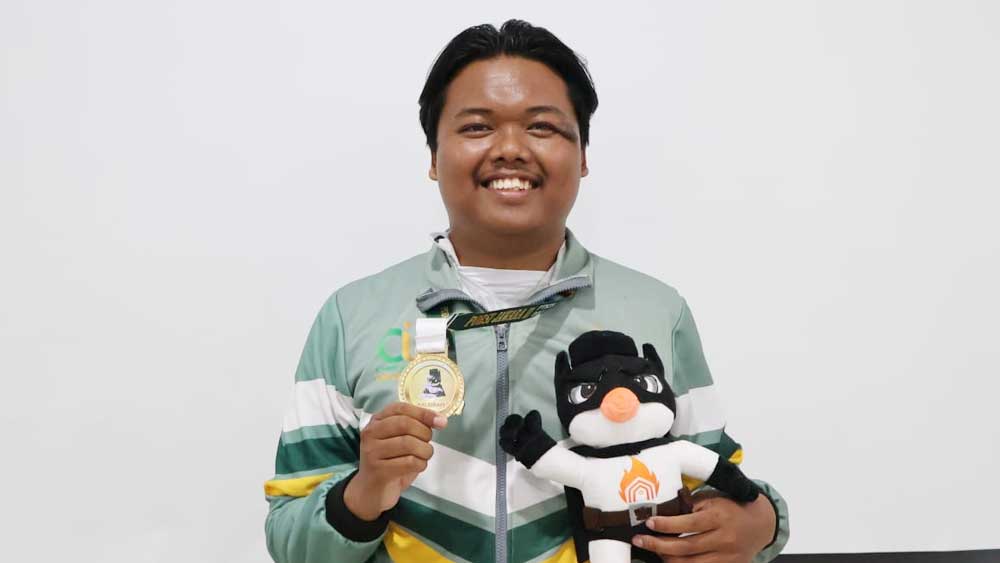 Mahasiswa UIN Siber Cirebon Juara I Kaligrafi Naskah PORSI Jawara II 1 Mahasiswa Program Studi Pba Fitk Uin Siber Cirebon, Adit Baiturrochman, Meraih Juara I Kaligrafi Naskah Pada Pekan Olahraga, Seni, Dan Ilmiah (Porsi) Jawara Ii Ptkin Se-Jawa Dan Madura.