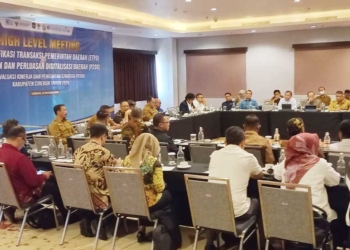 Suasana High Level Meeting Etpd Dan P2Dd Dalam Rangka Evaluasi Kinerja Dan Penguatan Strategi Tp2Dd Kabupaten Cirebon 2026 Di Salah Satu Hotel Di Kecamatan Kedawung, Senin, 19 Oktober 2026.