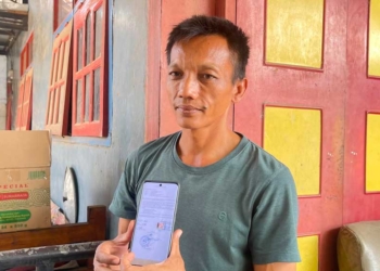 Mantan Plt Kuwu Setu Kulon Soroti Rencana Lelang TKD 1 Mantan Plt Kuwu Setu Kulon, Tanto Taufik Hidayat, Menunjukan Foto Surat Pernyataan Utang Garapan Yang Ditandatangani Dirinya Dan Ketua Bpd, Rabu, 30 September 2026.