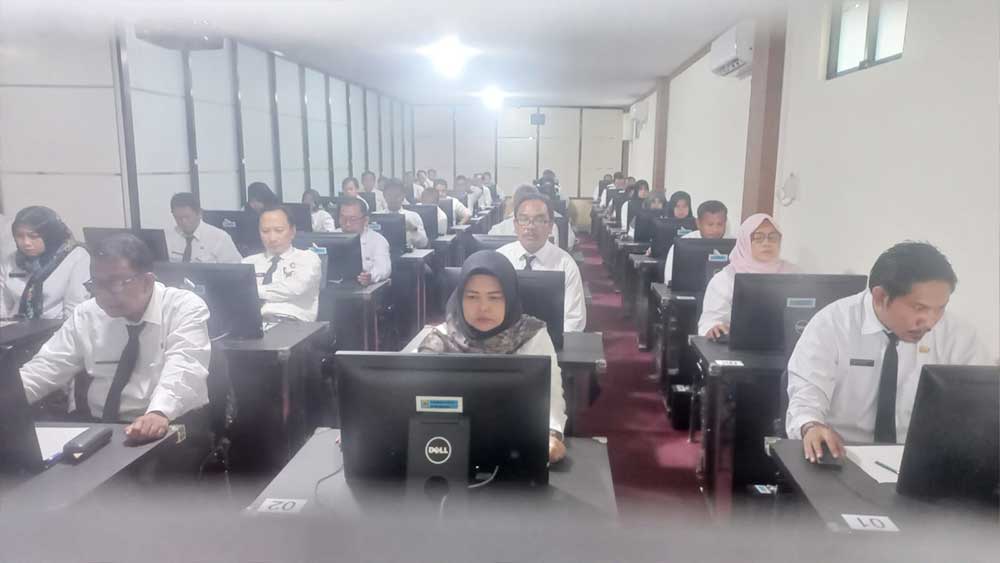 513 ASN Kabupaten Cirebon Ikuti Profiling, Dukung Manajemen Talenta Berbasis Data 1 Ratusan Asn Kabupaten Cirebon Saat Mengikuti Profiling Atau Pemetaan Potensi Dan Kompetensi Di Aula Bkpsdm Kabupaten Cirebon, Selasa, 27 Oktober 2026.
