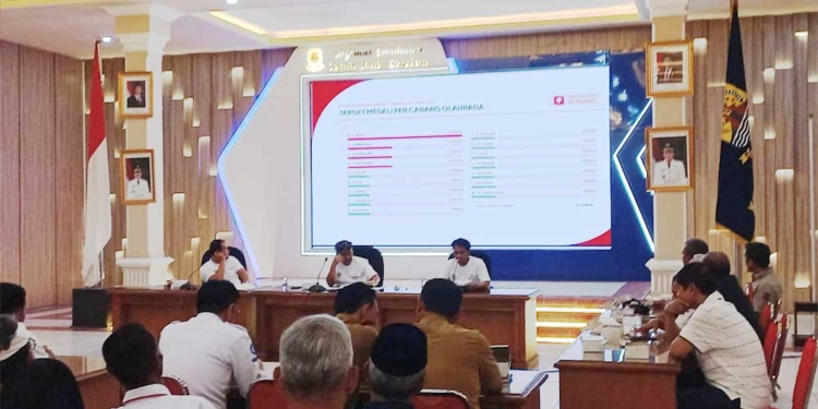 Suasana Rapat Persiapan Dan Pemantapan Target Perolehan Medali Porprov Xv Jawa Barat 2026 Di Ruang Nyimas Gandasari, Kantor Sekretariat Daerah Kabupaten Cirebon, Selasa, 20 Oktober 2026.
