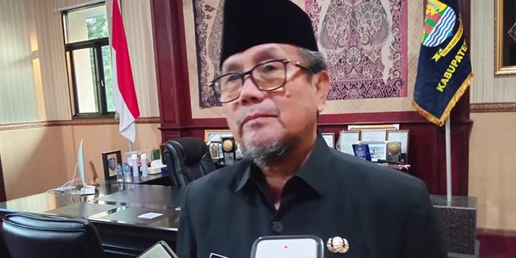 Bupati Cirebon H Imron.