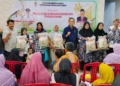 Pemkab Cirebon Salurkan 16,83 Ton Beras untuk Warga di Delapan Desa Rentan Pangan 2 Pemkab Cirebon Saat Menyalurkan Bantuan Beras Kepada Keluarga Rentan Secara Ekonomi Di Salah Satu Desa Di Kabupaten Cirebon.