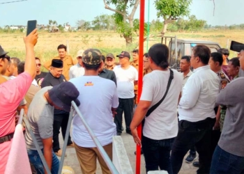 Komisi Iii Dprd Kabupaten Cirebon Saat Meninjau Langsung Lokasi Perumahan Trusmiland, Klayan, Kecamatan Gunung Jati, Pada Senin, 26 Oktober 2026.