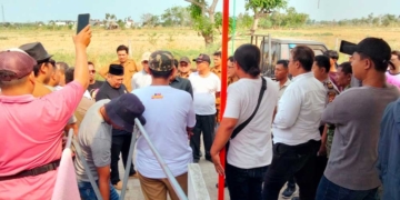 Banjir Berulang di Trusmiland Klayan, DPRD Kabupaten Cirebon Siapkan Kajian Teknis 7 Komisi Iii Dprd Kabupaten Cirebon Saat Meninjau Langsung Lokasi Perumahan Trusmiland, Klayan, Kecamatan Gunung Jati, Pada Senin, 26 Oktober 2026.