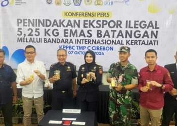 Bea Cukai Cirebon Gagalkan Pengeluaran 5,25 Kg Emas, Nilainya Capai Rp12 Miliar 1 Konferensi Pers Kantor Kppbc Cirebon Terkait Penindkan 5,25 Kilogram Emas Ilegal Melalui Bandara Internasional Jawa Barat (Bijb) Kertajati, Kabupaten Majalengka, Rabu, 7 Oktober 2026.