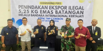 Konferensi Pers Kantor Kppbc Cirebon Terkait Penindkan 5,25 Kilogram Emas Ilegal Melalui Bandara Internasional Jawa Barat (Bijb) Kertajati, Kabupaten Majalengka, Rabu, 7 Oktober 2026.