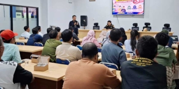 Pemkab Cirebon Libatkan KIM Gempur Rokok Ilegal 7 Sosialisasi Gempur Rokok Ilegal Kepada Komunitas Informasi Masyarakat (Kim) Di Aula Diskominfo Kabupaten Cirebon.