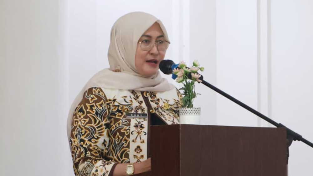 Dinkes Kabupaten Cirebon Kembangkan Model Pemanfaatan DBHCHT untuk Perkuat KTR 1 Kepala Dinkes Kabupaten Cirebon, Hj Eni Suhaeni.