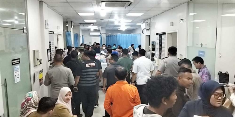 Situasi Rumah Sakit Putra Bahagia Cirebon Melayani Siswa-Siswi Yang Diduga Keracunan Usai Menyantap Mbg, Selasa, 20 Oktober 2026.