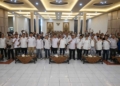 Wabup Cirebon, Agus Kurniawan Budiman (Tengah) Foto Bersama Dalam Kegiatan Konferda Pwi Kabupaten Cirebon Bertempat Di Ruang Nyimas Gandasari, Kantor Bupati Cirebon, Rabu, 7 Oktober 2026.