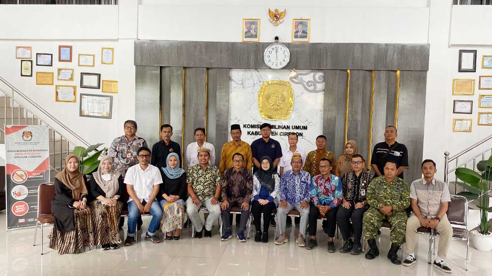 KPU Kabupaten Cirebon Punya Waktu 5 Hari Verifikasi PAW 1 Anggota Kpu Kabupaten Cirebon Usai Sosialisasi Pkpu Nomor 3 Tahun 2025 Tentang Penggantian Antarwaktu (Paw) Anggota Dpr, Dpd, Dprd Provinsi, Dan Dprd Kabupaten/Kota, Kamis, 29 Oktober 2026.