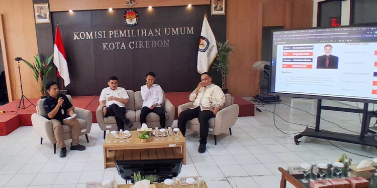 KPU dan Pemkot Cirebon Antisipasi Golput Administratif 6 Suasana Fgd Kpu Kota Cirebon Bertema “Pengaruh Kepadatan Penduduk Terhadap Pelaksanaan Pemilu 2029” Yang Digelar Di Aula Kpu Setempat, Rabu, 14 Oktober 2026.