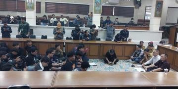 Dua Tahun Prabowo-Gibran, Warga Kota Cirebon Soroti Karhutla Dan Program Mbg