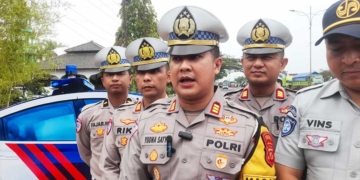 ‎Kasat Lantas Polresta Cirebon, Akp Yudha Satyo Rahardjo, Memberikan Imbauan Kepada Pengguna Jalan Menjelang Pelaksanaan Tradisi Memayu Buyut Trusmi, Kamis, 29 Oktober 2026.
