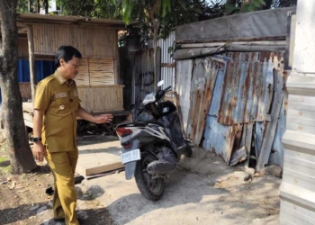 Drainase Tertutup Bangunan, Pemkot Cirebon Tata Jalan Pancuran 1 Wali Kota Cirebon Effendi Edo Saat Meninjau Jalan Pancuran Yang Drainase Nya Banyak Ditutupi Bangli