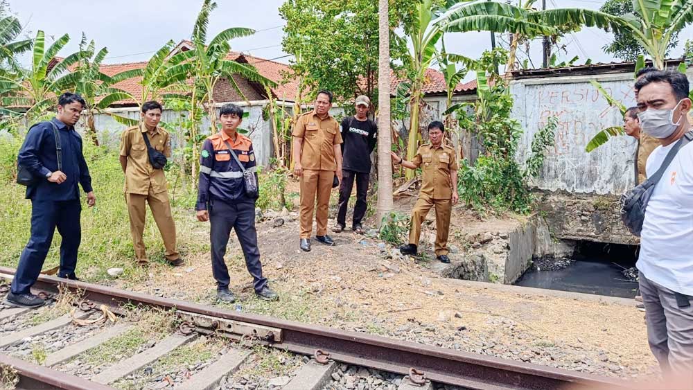 Atasi Genangan, Pemkot Cirebon Bangun Drainase 125 Meter ke Sungai Cikujang 1 Atasi Genangan, Pemkot Cirebon Bangun Drainase 125 Meter Ke Sungai Cikujang