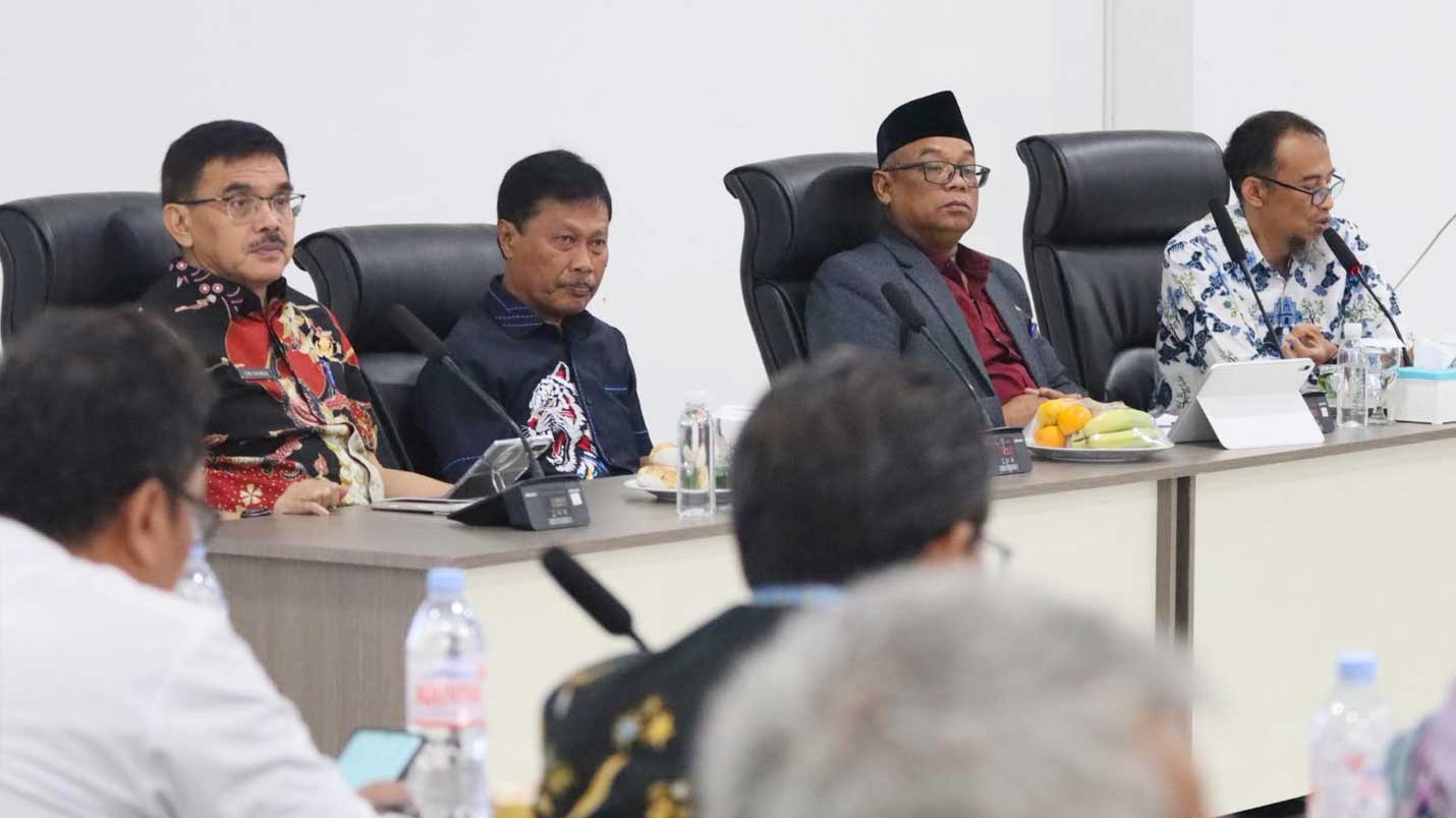Wali Kota Cirebon Tegaskan Promosi ASN Harus Berbasis Merit 1 Suasana Penguatan Manajemen Talenta Asn Di Ruang Prabayaksa, Gedung Sekretariat Daerah Kota Cirebon, Jumat, 23 Oktober 2026.