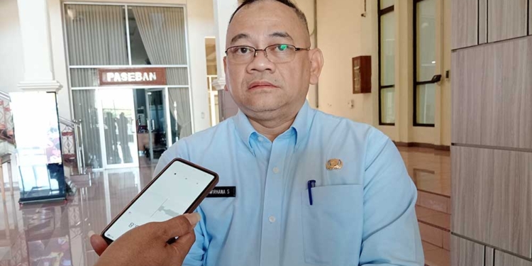 Perkuat Koordinasi, Pasien Kabupaten Cirebon Tanpa BPJS Kesehatan Tetap Harus Dilayani 6 Direktur Rsud Waled, Dr Deni Wirhana Surjono.