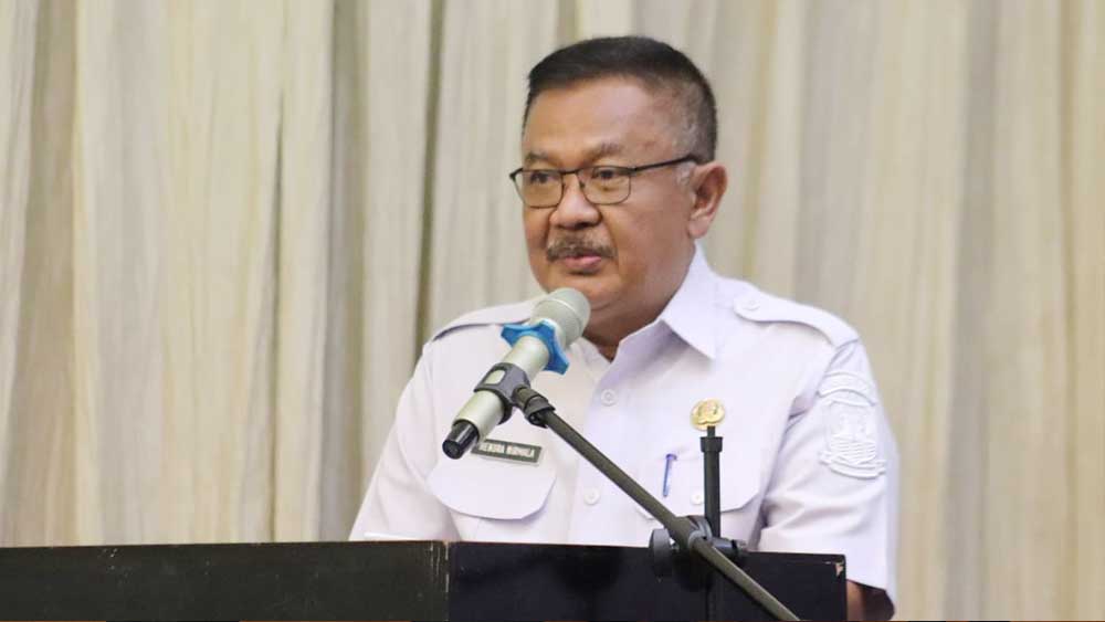 Pemkab Cirebon Siapkan Regulasi Penataan Kabel Internet Semrawut 1 Sekretaris Daerah (Sekda) Kabupaten Cirebon, Hendra Nirmala.
