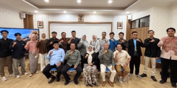 Foto Bersama Usai Tracer Study Lulusan 2026 Yang Digelar Fakultas Syariah Uin Siber Cirebon Bertempat Di Auditorium Fakultas Setempat, Kamis, 29 Oktober 2026.